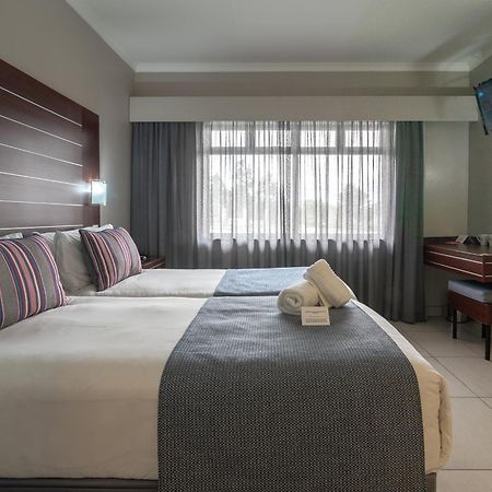 Hotel Savoy&Conference Centre Mthatha Esterno foto