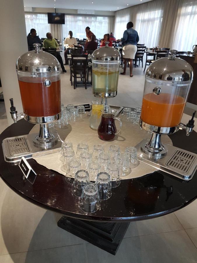 Hotel Savoy&Conference Centre Mthatha Esterno foto