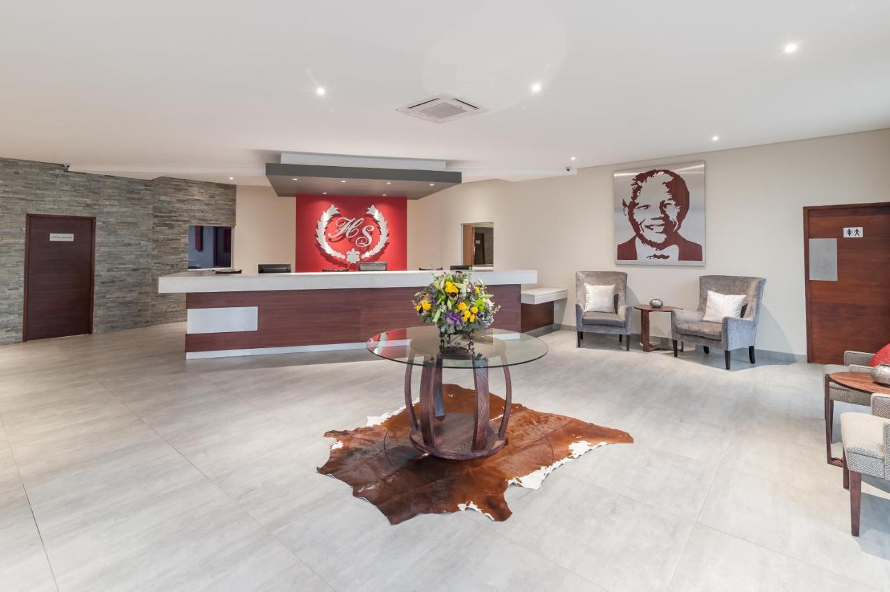 Hotel Savoy&Conference Centre Mthatha Esterno foto