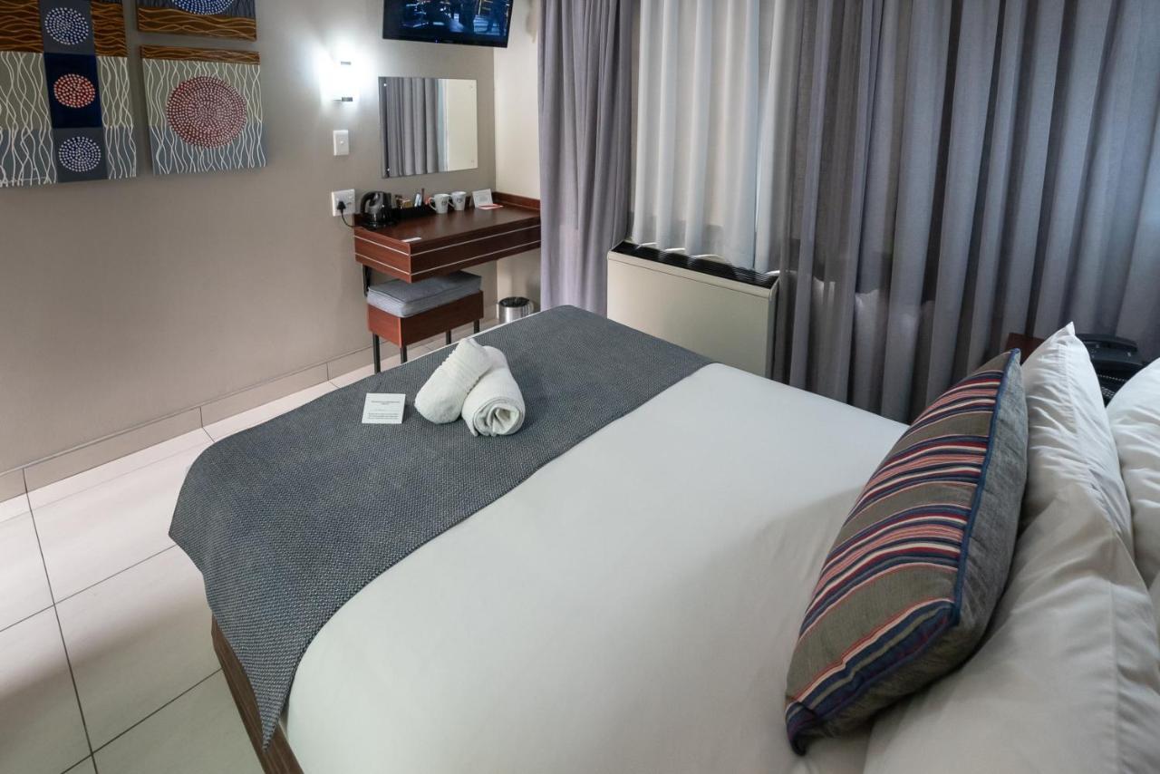 Hotel Savoy&Conference Centre Mthatha Esterno foto