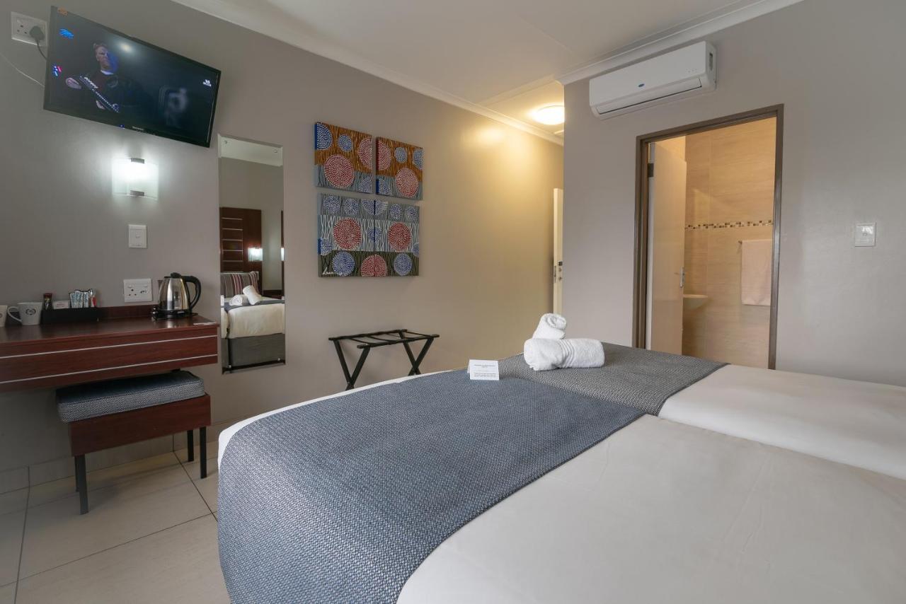 Hotel Savoy&Conference Centre Mthatha Esterno foto