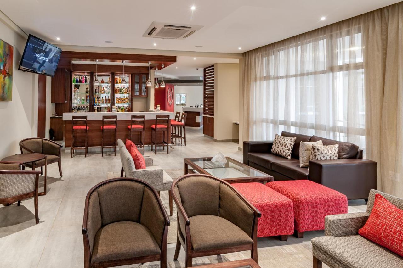 Hotel Savoy&Conference Centre Mthatha Esterno foto