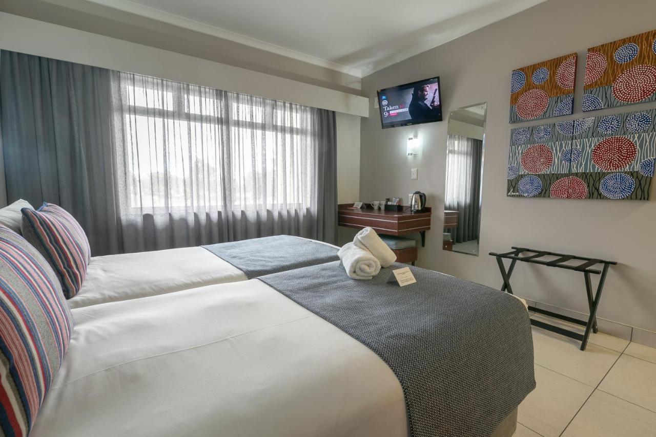 Hotel Savoy&Conference Centre Mthatha Esterno foto